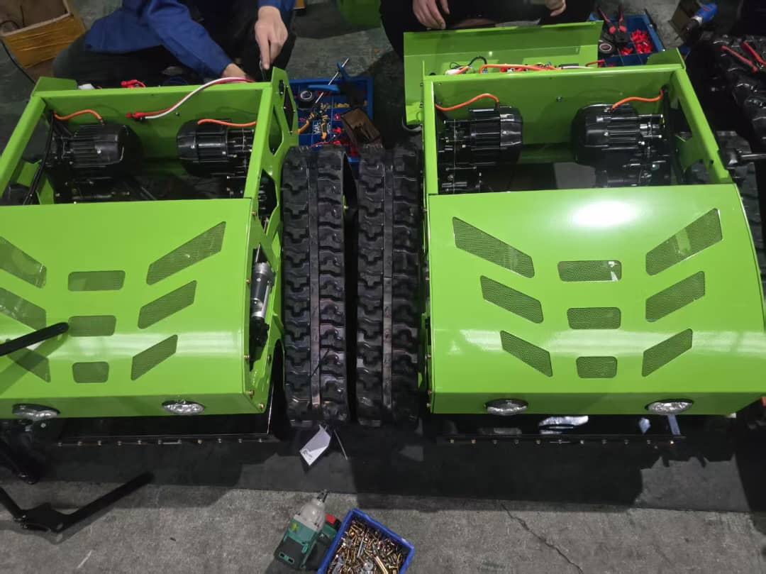 Customer Honey Badgers being built. See the large track drive motors? Standard equipment on our machines
Rebel Mowers mate!
www.rebelmowers.com.a
wwwyoutube.com/@rebelmowers