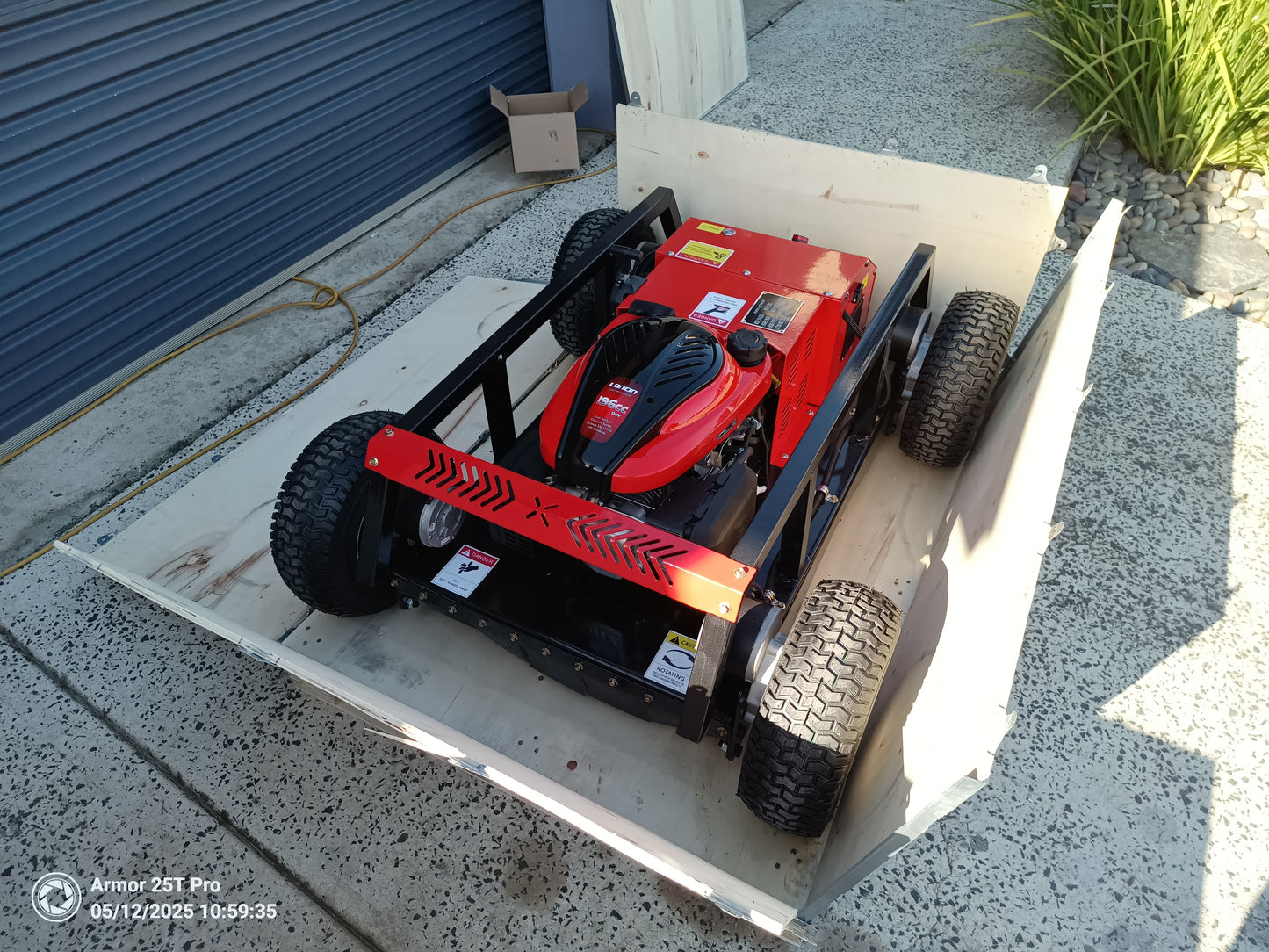 Typhoon 550mm 7.5 Hp 4wd Compact Remote Controlled Lawn Mower