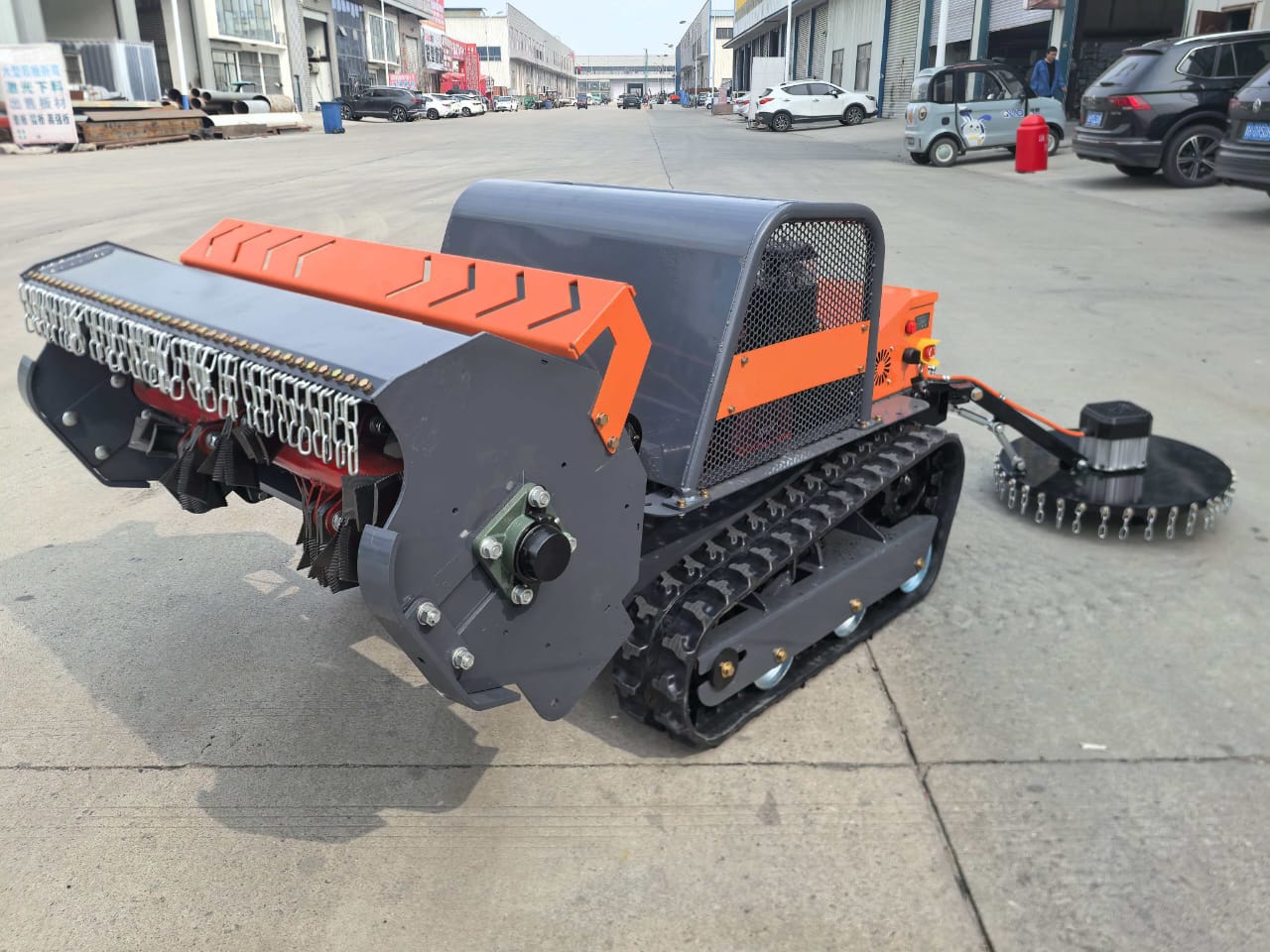 Remote Control Mower Big Boar 1200mm cut all terrain flail mower with optional fence mower. Steel blades, 1Kw electric motor, 500mm cut. Spring loaded to trace fences, posts, cut under fences. Great for wineries, orchards, yards etc. Save hours of brushcutting.