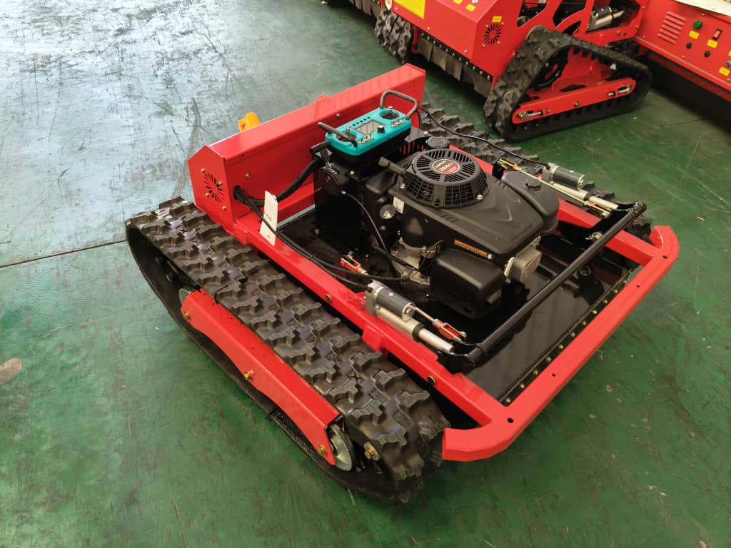 Customer Tank 600mm remote control 9Hp mower www.rebelmowers.com.au