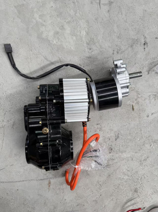 Typhoon GT remote control lawn mower. Brushed track drive motor is the small one on the right, the brushless motors rebelmowers.com.au fit to all of their machines is on the left. As you can see, there is quite a difference.
